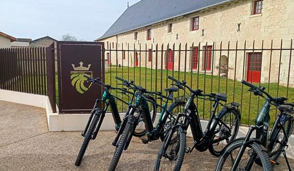 location-velos-chateau_600 louer vélo chateau monts sur guesnes vienne